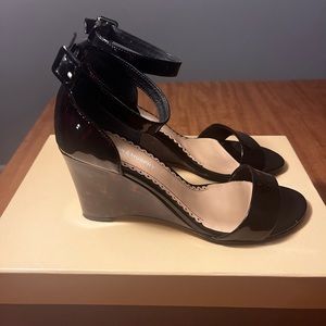 Johnston & Murphy wedge black “turtle” heels, size 6.5